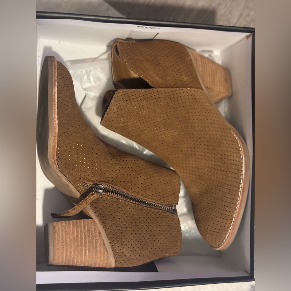 Dolce Vita Suede Ankle Booties 8W - Picture 9 of 10